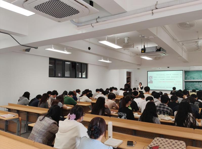 精研思政课堂 筑牢育人根基——马克思主义学院开展《毛泽东思想和中国特色社会主义理论体系概论》公开课